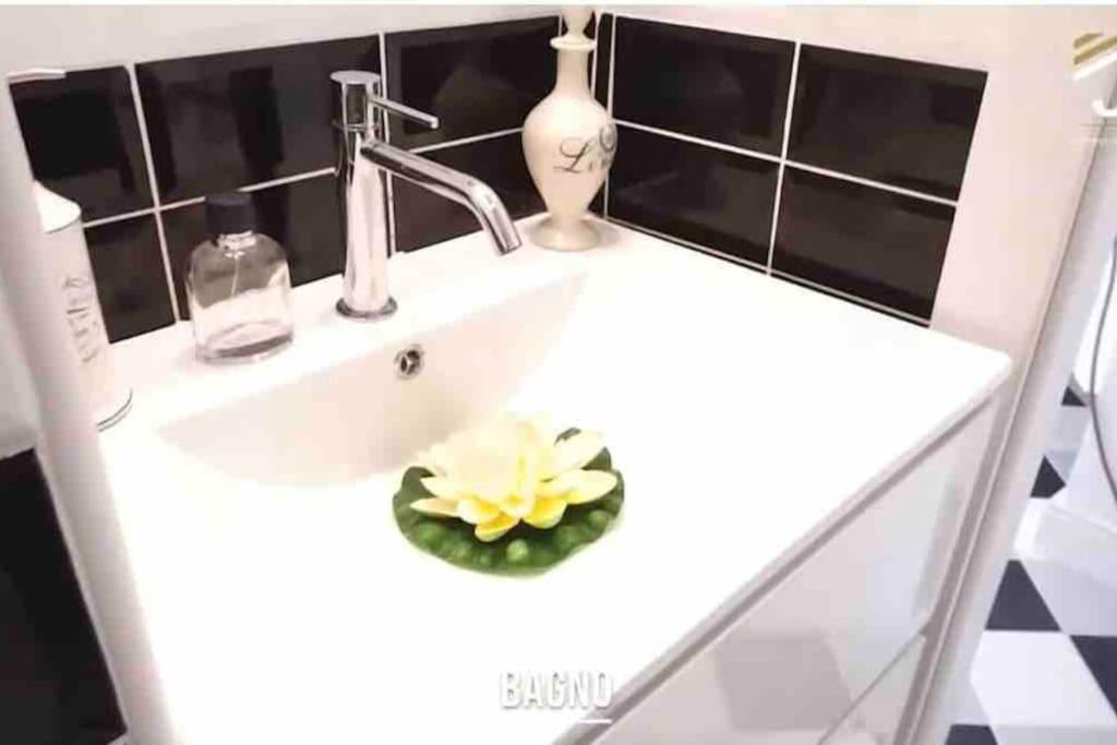 Apartment Casa Cimella, Un Nido Nel Cuore Del Porto Antico Cod Citra 010025-lt-2629